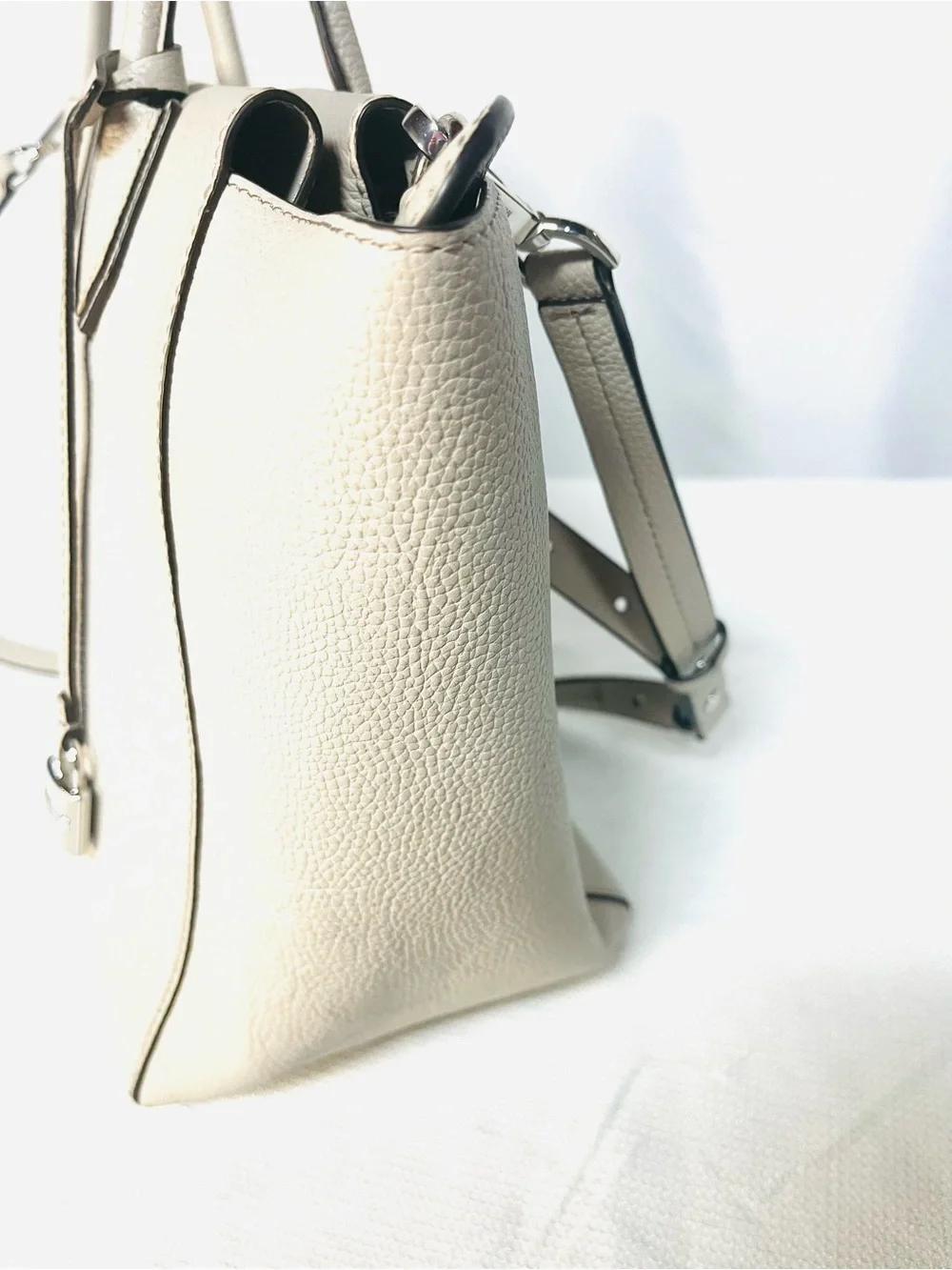 Michael Kors Pebble Leather Beige Cream Tote with Lock Charm - Picture 5 of 16